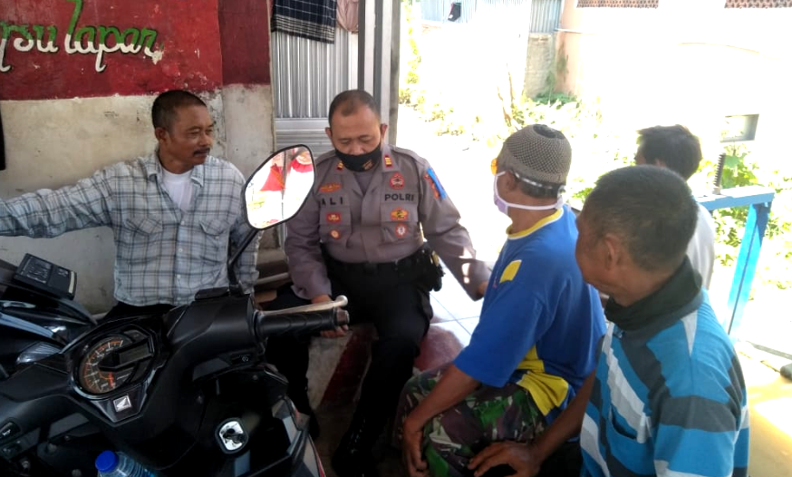 Kapolsek Anjatan AKP Ali Anwar Yaghfirin Pimpin Kegiatan Sosialisasi Ops Patuh Lodaya 2020 Terhadap Ojeg Pangkalan Desa Wanguk